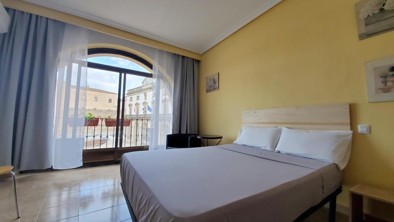 Hostal Martes Cáceres Plaza Mayor - Tercer piso SIN ascensor Esterno foto