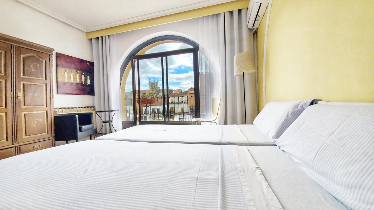 Hostal Martes Cáceres Plaza Mayor - Tercer piso SIN ascensor Esterno foto