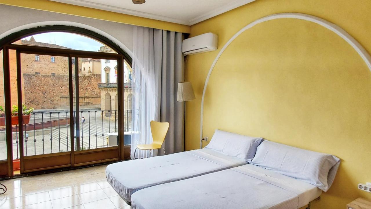 Hostal Martes Cáceres Plaza Mayor - Tercer piso SIN ascensor Esterno foto